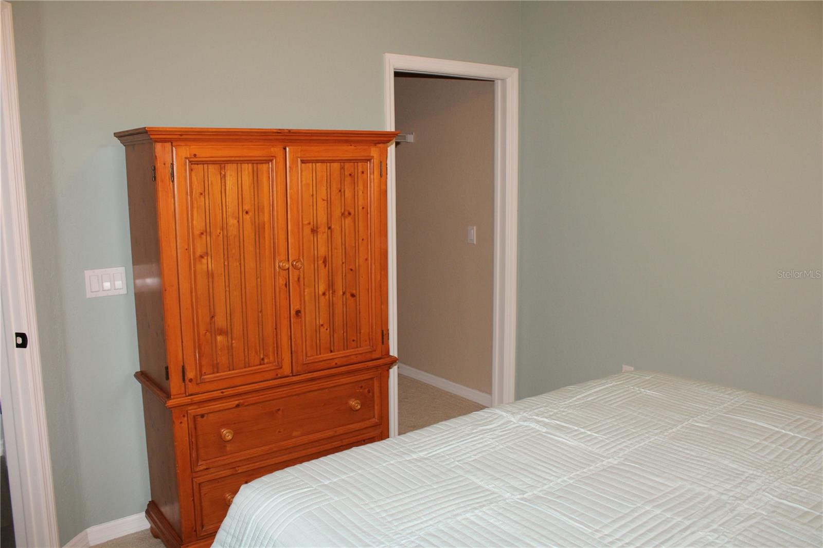 RIVERBAY TWNHMS PH THREE - Residential Lease