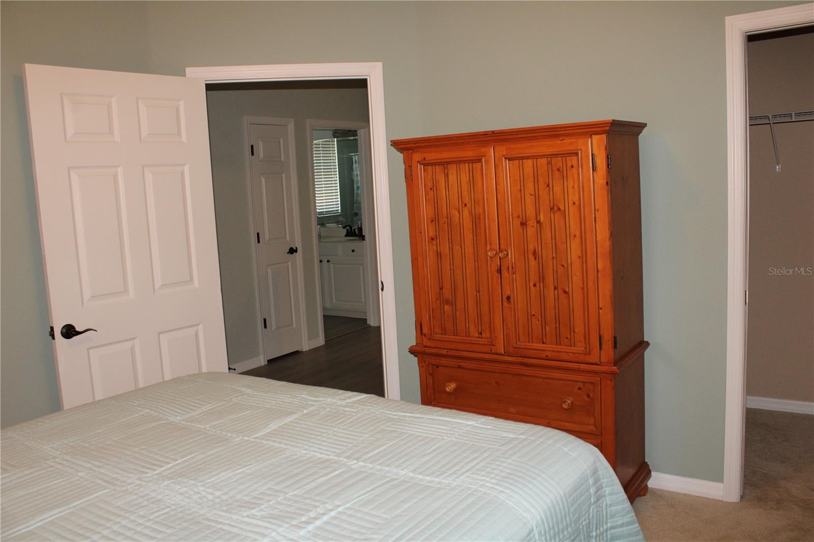 RIVERBAY TWNHMS PH THREE - Residential Lease