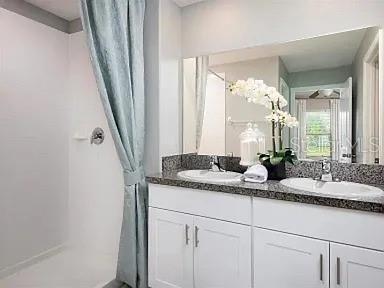 TWO RIVERS - Residential Lease