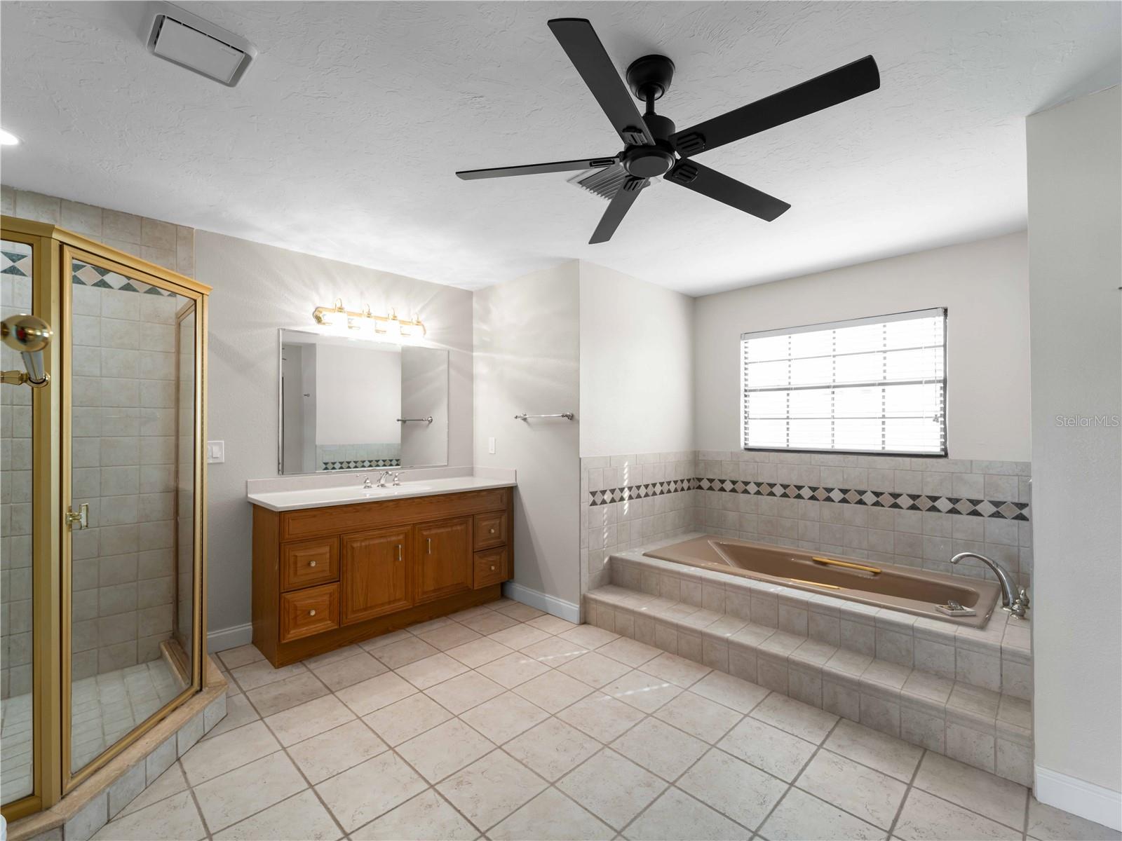 ENGLEWOOD ISLES SUB - Residential