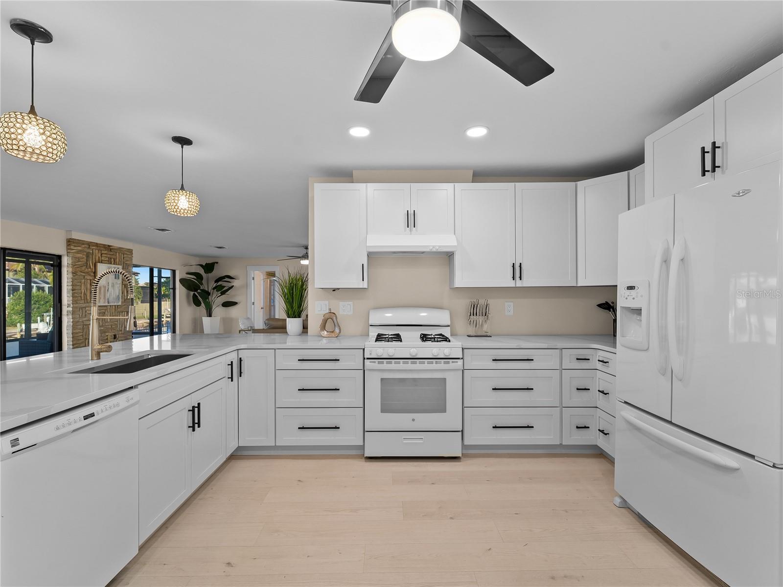 ENGLEWOOD ISLES SUB - Residential