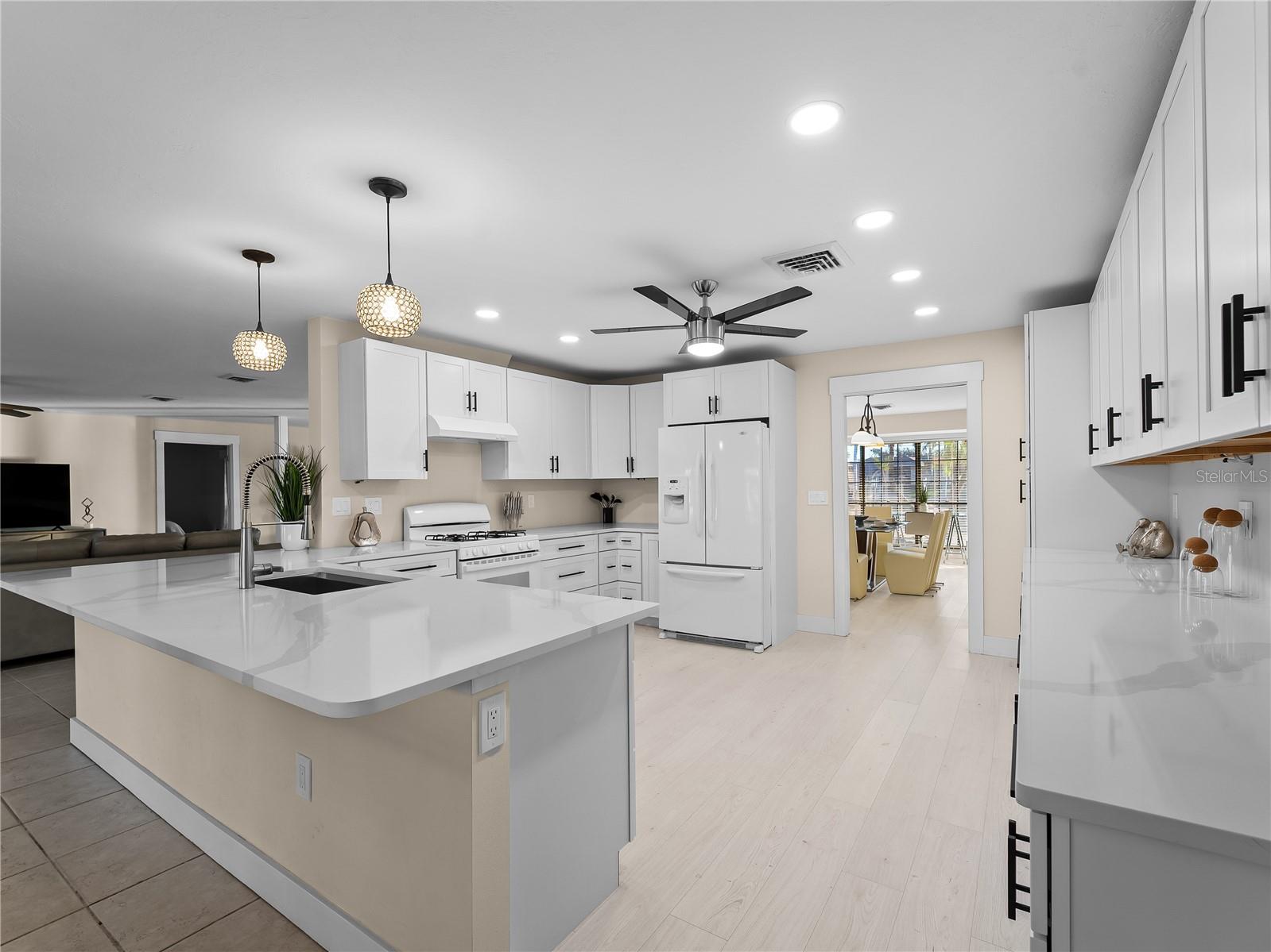 ENGLEWOOD ISLES SUB - Residential