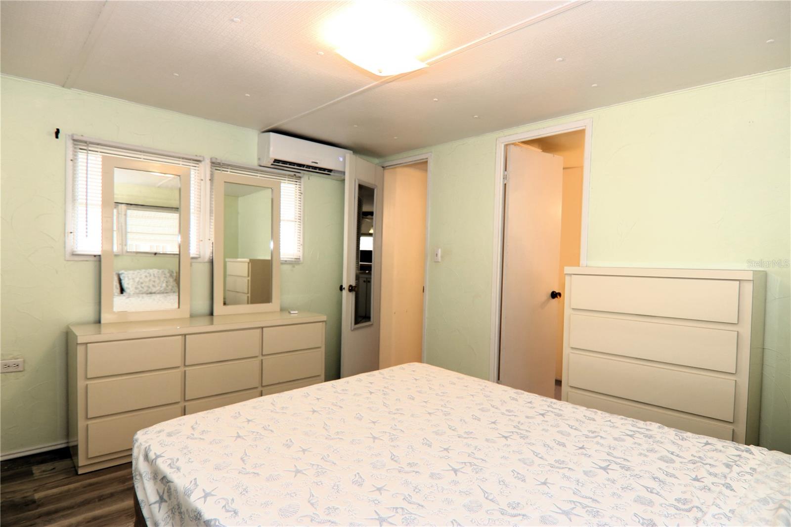 HARBOR LIGHTS MHP CO-OP - Residential