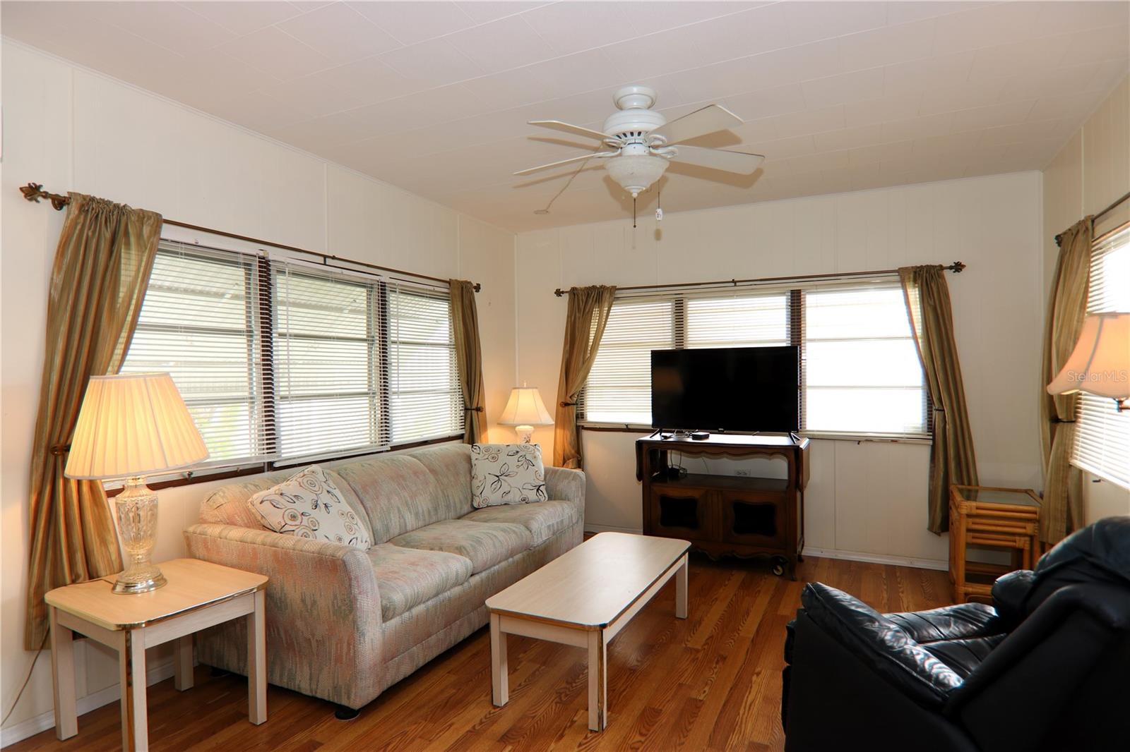 HARBOR LIGHTS MHP CO-OP - Residential