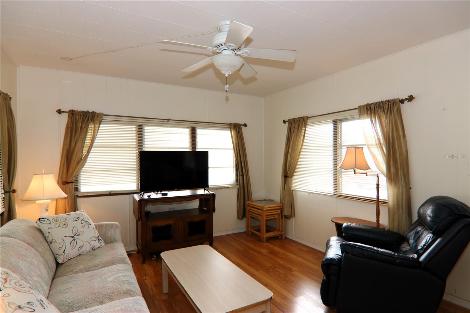 HARBOR LIGHTS MHP CO-OP - Residential