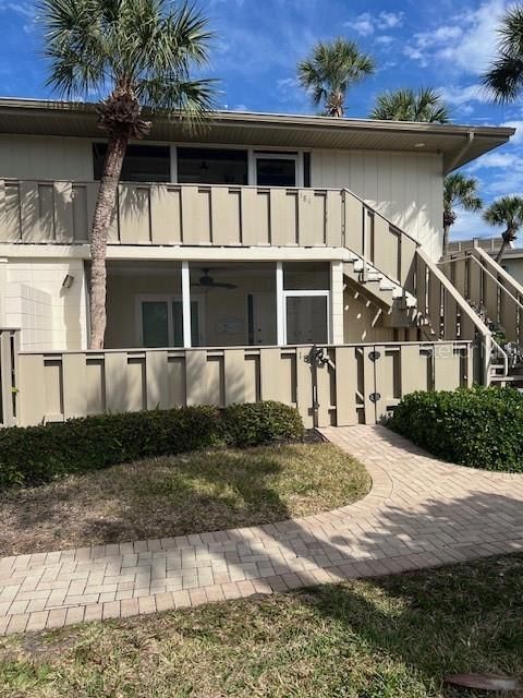 A home in LONGBOAT KEY