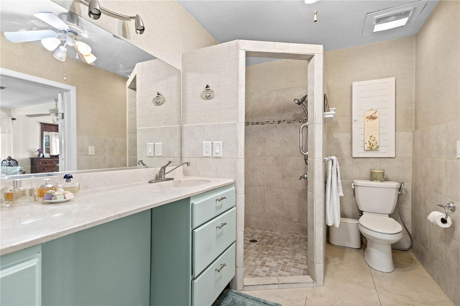 SHADY OAKS - Residential