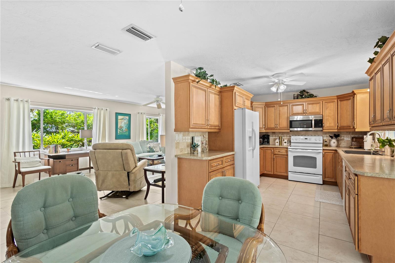 SHADY OAKS - Residential