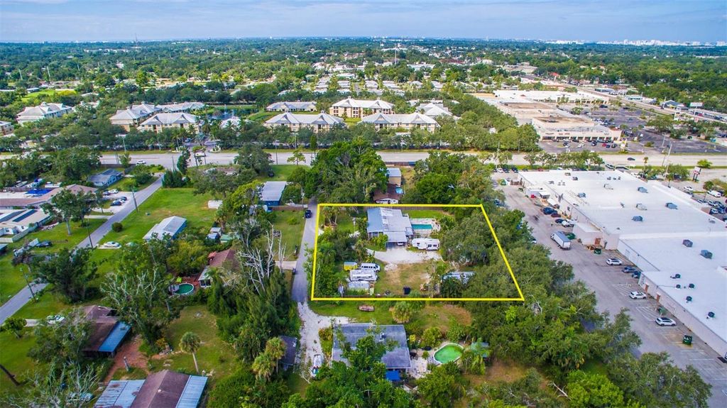 Photo of 4429 Hicks Street, Sarasota, FL 34233 (MLS # A4667968)
