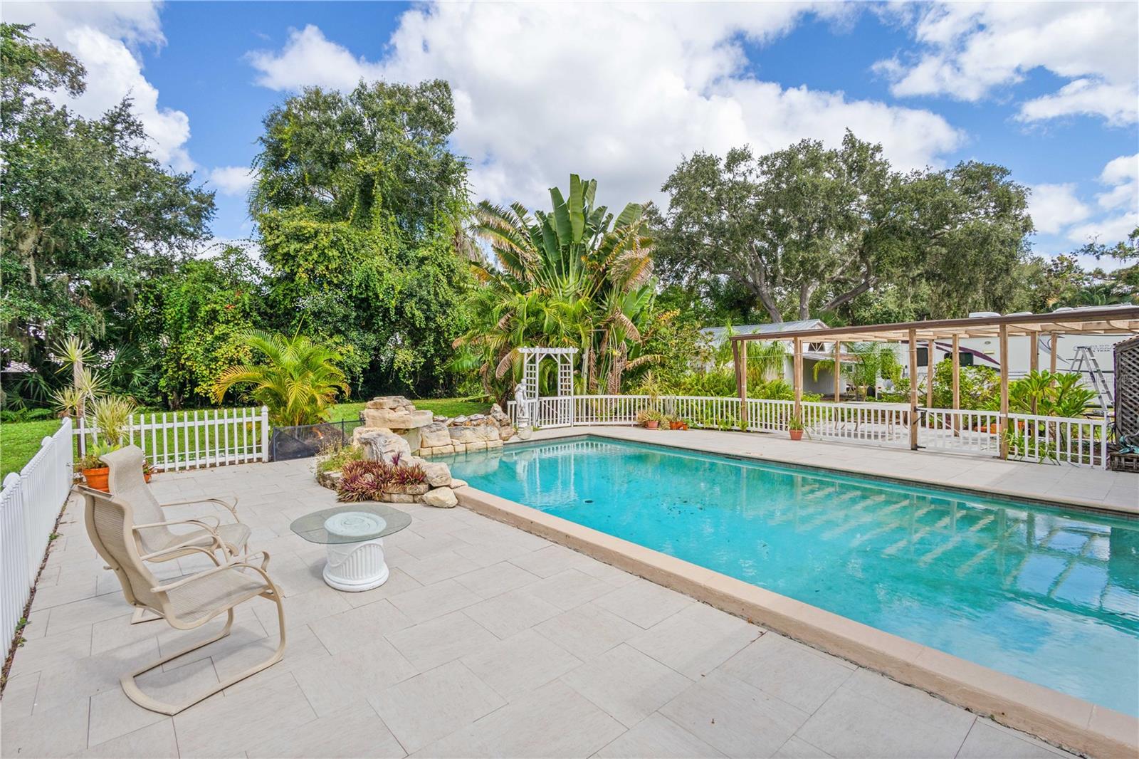SHADY OAKS - Residential