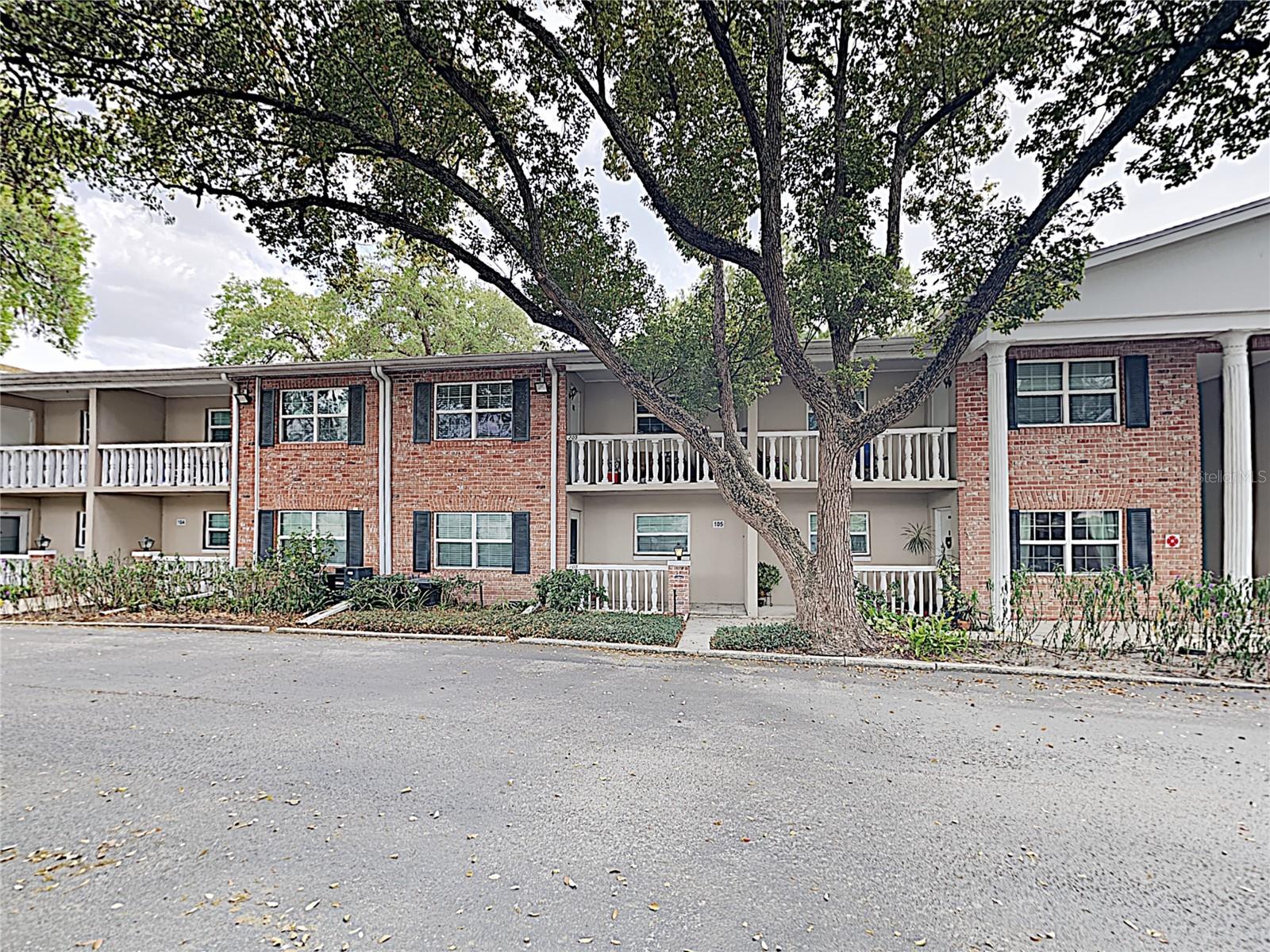 This condo has frontage on and access to Lake Killarney! It is a spacious 2bed/2bath with a beautiful kitchen with plenty of cabinet space and stainless steel appliances. Condo also has fresh paint, new flooring and bathrooms have been updated as well. The community has a pool and boat ramp. Very quiet neighborhood, a great place to live and a great location! Close to I-4, local shopping, and dining.
** Water included in rent
** Additional hoa approval required
Resident Benefit Package: $42.00-month. Includes HVAC air filter delivery, Tenant Liability Insurance, Credit Reporting, Tenant Rewards Program, and much more!
This property is eligible for deposit alternative coverage in lieu of a security deposit. For information and enrollment, please contact our leasing team and enjoy a deposit-free renting experience.