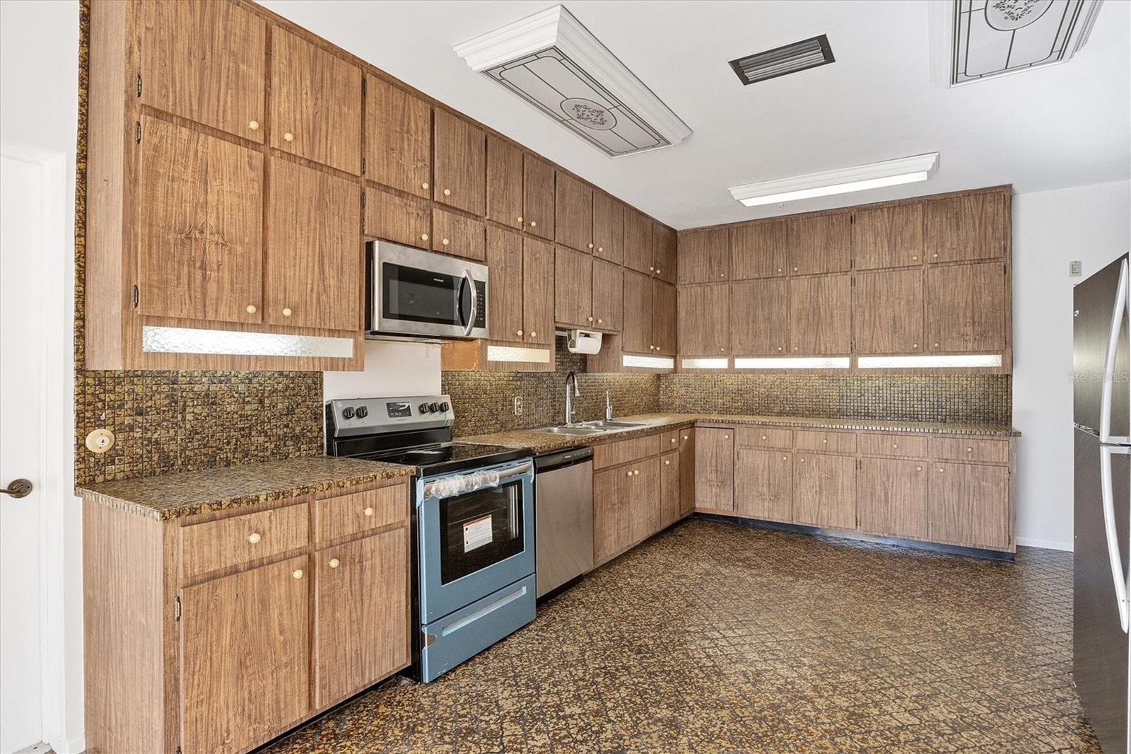 DESOTO ACRES - Residential Lease