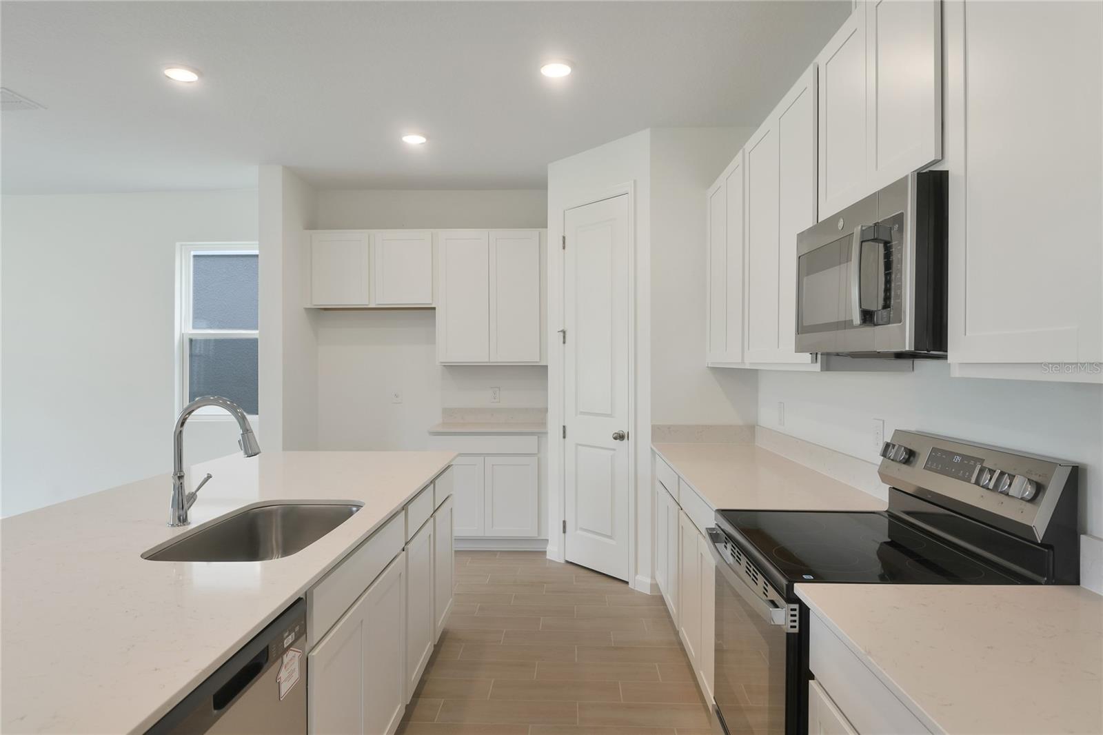 SEASONS AT MAGNOLIA POINTE - Residential