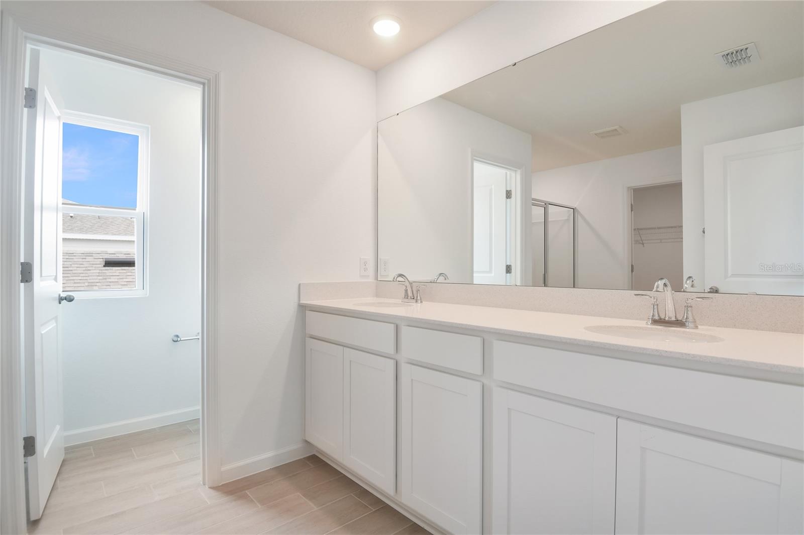 SEASONS AT MAGNOLIA POINTE - Residential