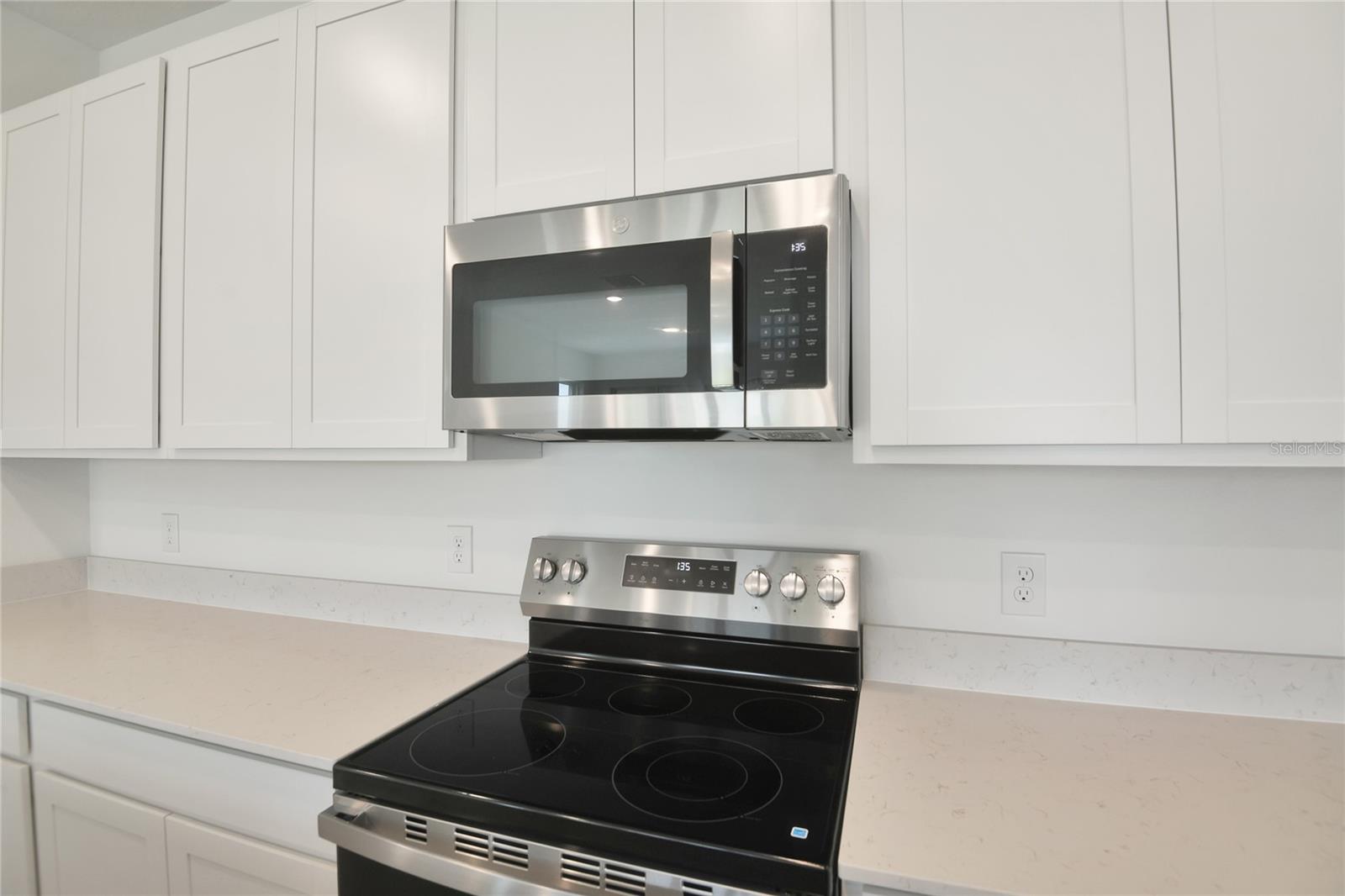 SEASONS AT MAGNOLIA POINTE - Residential