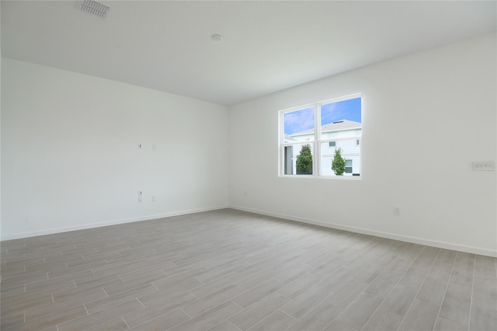 SEASONS AT MAGNOLIA POINTE - Residential