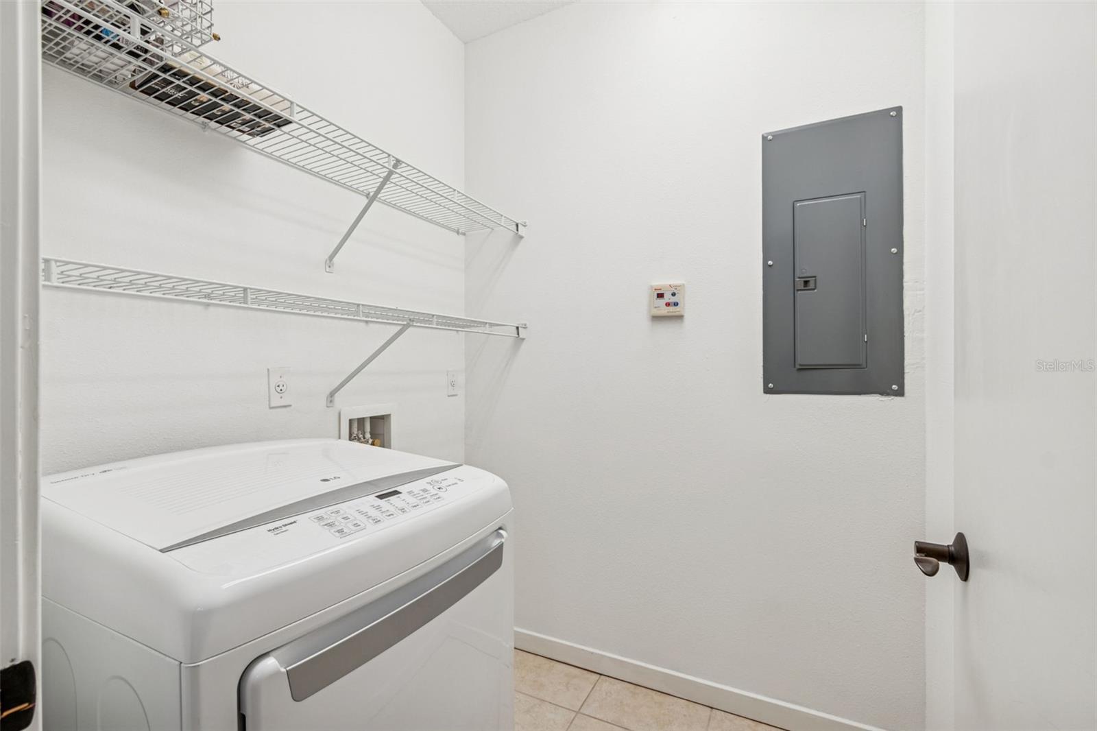 THE VILLAS ON LAUREL - Residential Lease