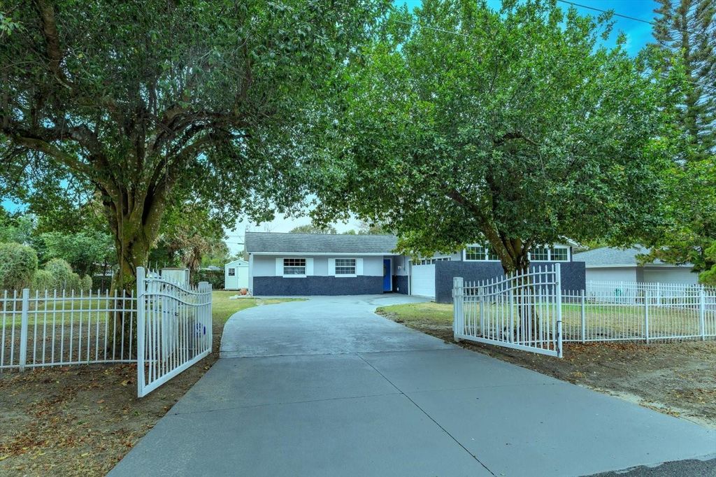 Photo of 3112 Oranole Road, Orlando, FL 32810 (MLS # O6385078)