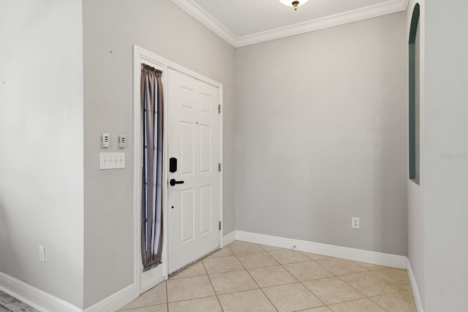5643 WHITE TRILLIUM LOOP