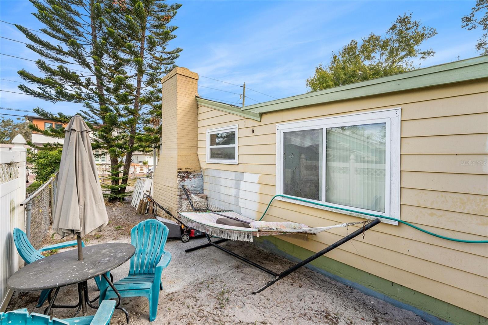 LESLIES JOHN T SUB - Residential