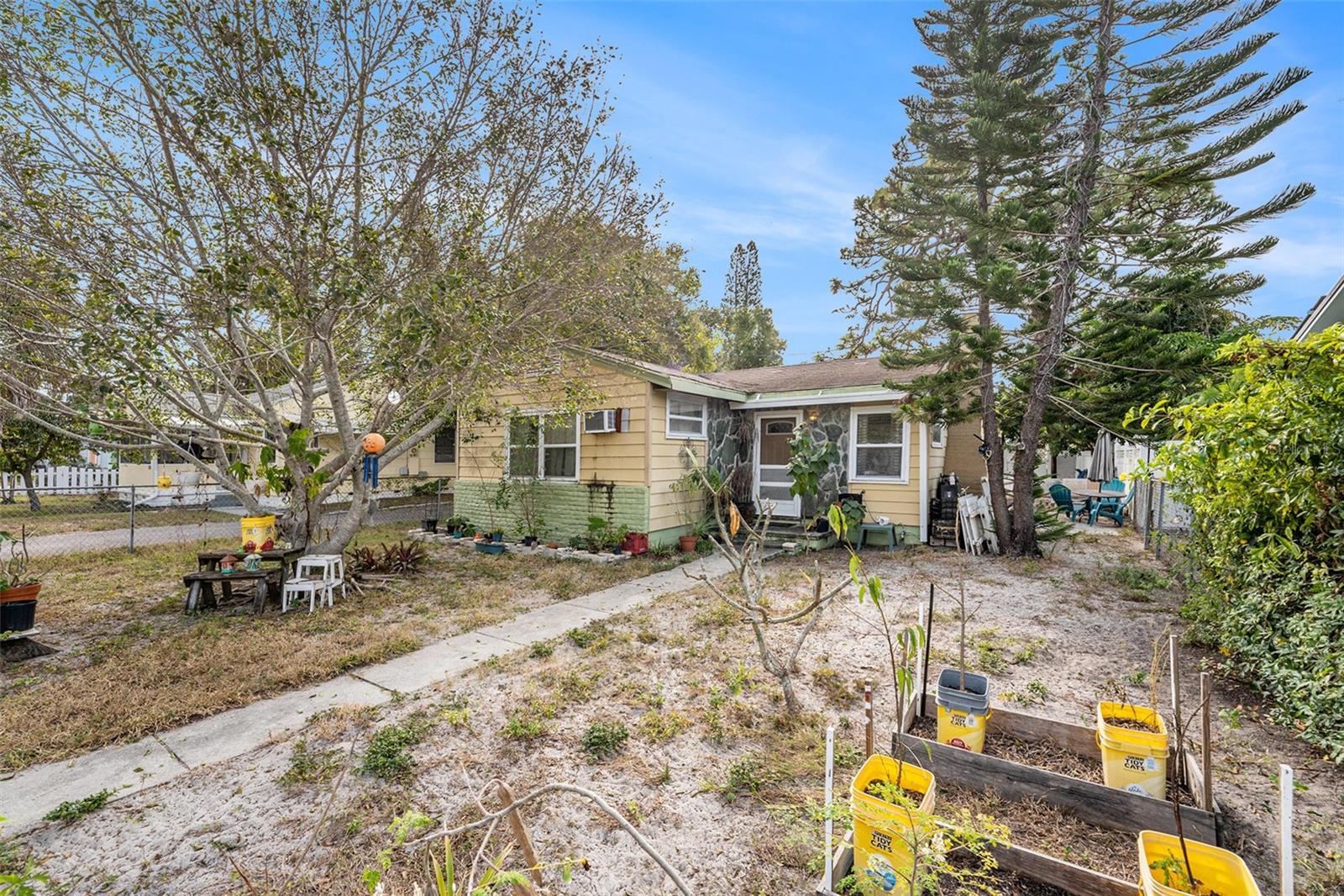 LESLIES JOHN T SUB - Residential