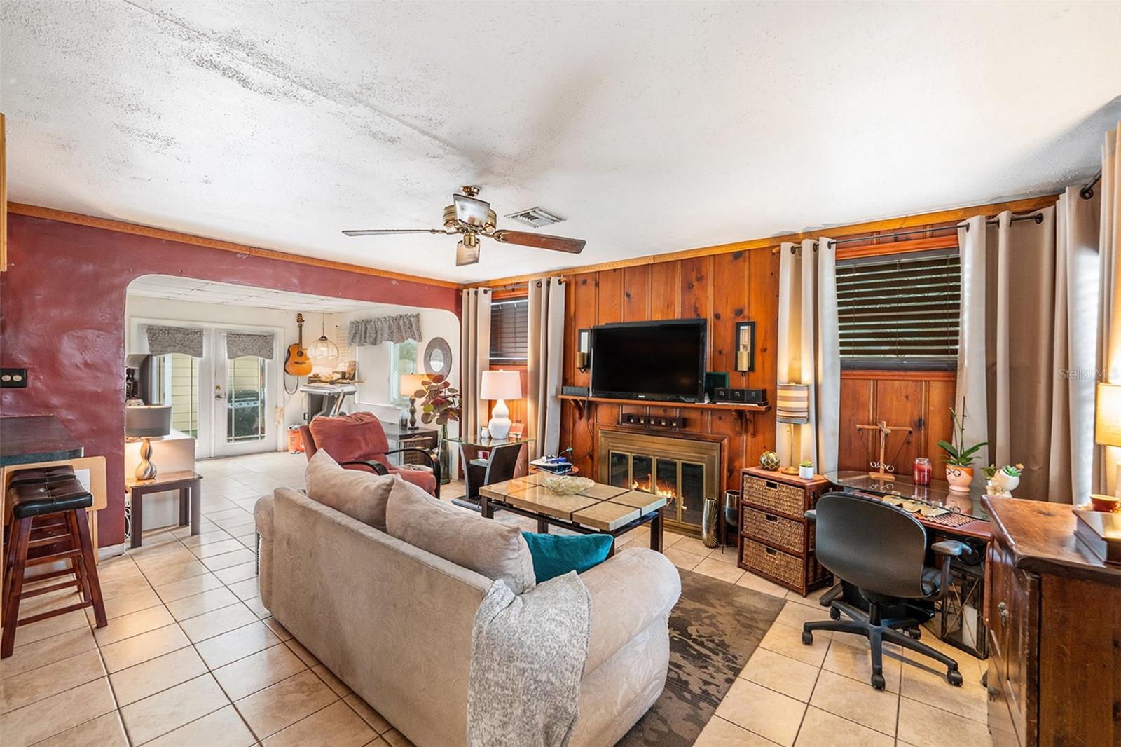 LESLIES JOHN T SUB - Residential