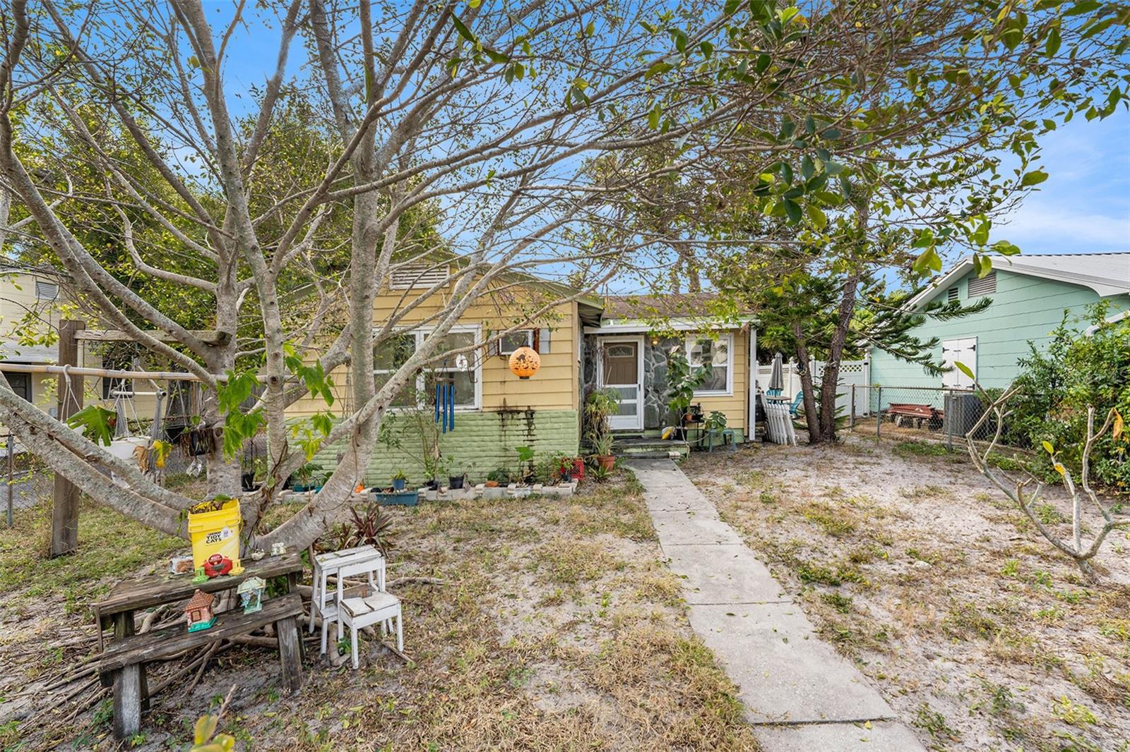 LESLIES JOHN T SUB - Residential