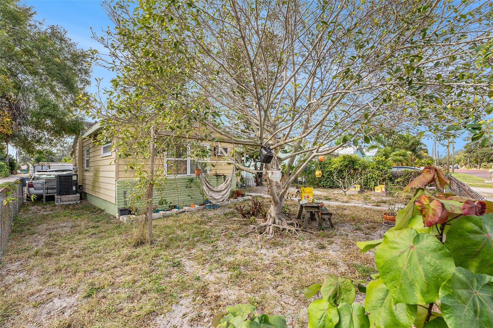 LESLIES JOHN T SUB - Residential