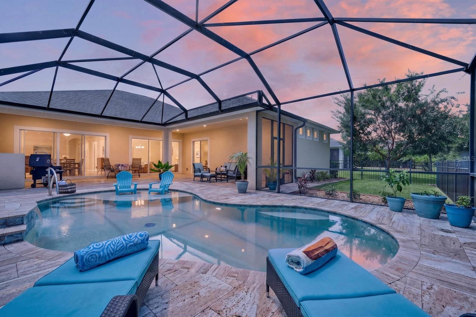 910 CREEKWOOD DRIVE