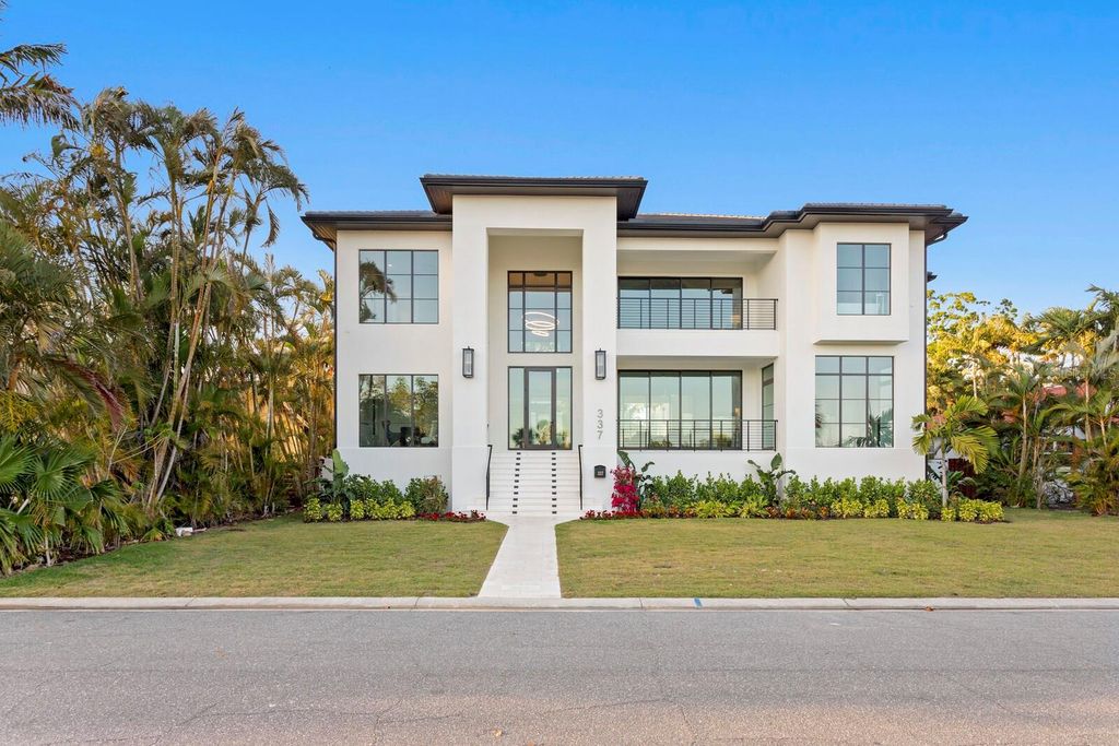 Photo of 337 Coffee Pot Drive NE, St Petersburg, FL 33704 (MLS # TB8496270)