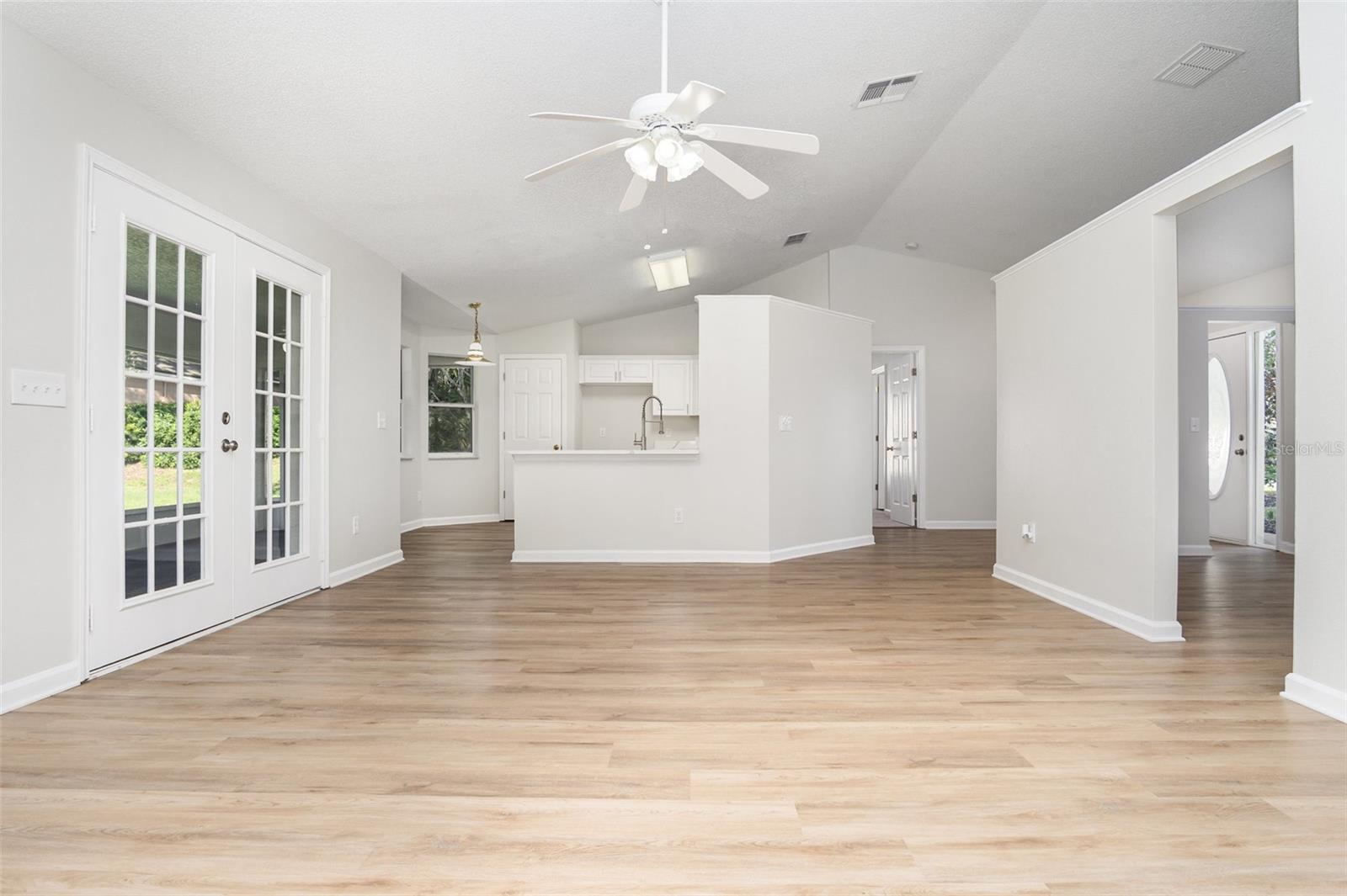 ISLAND POINTE SUB - Residential