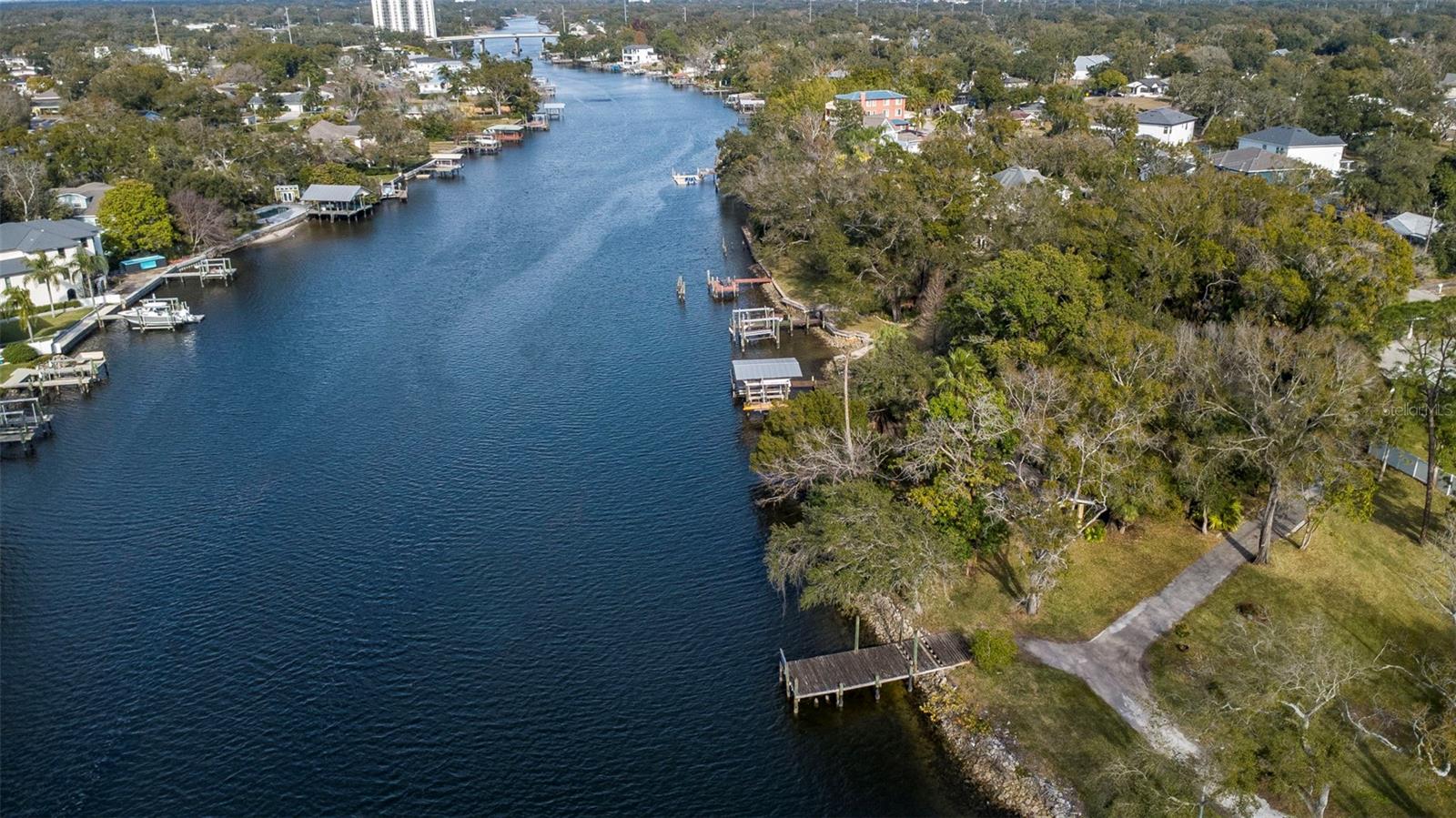 BUFFALO HEIGHTS - Land