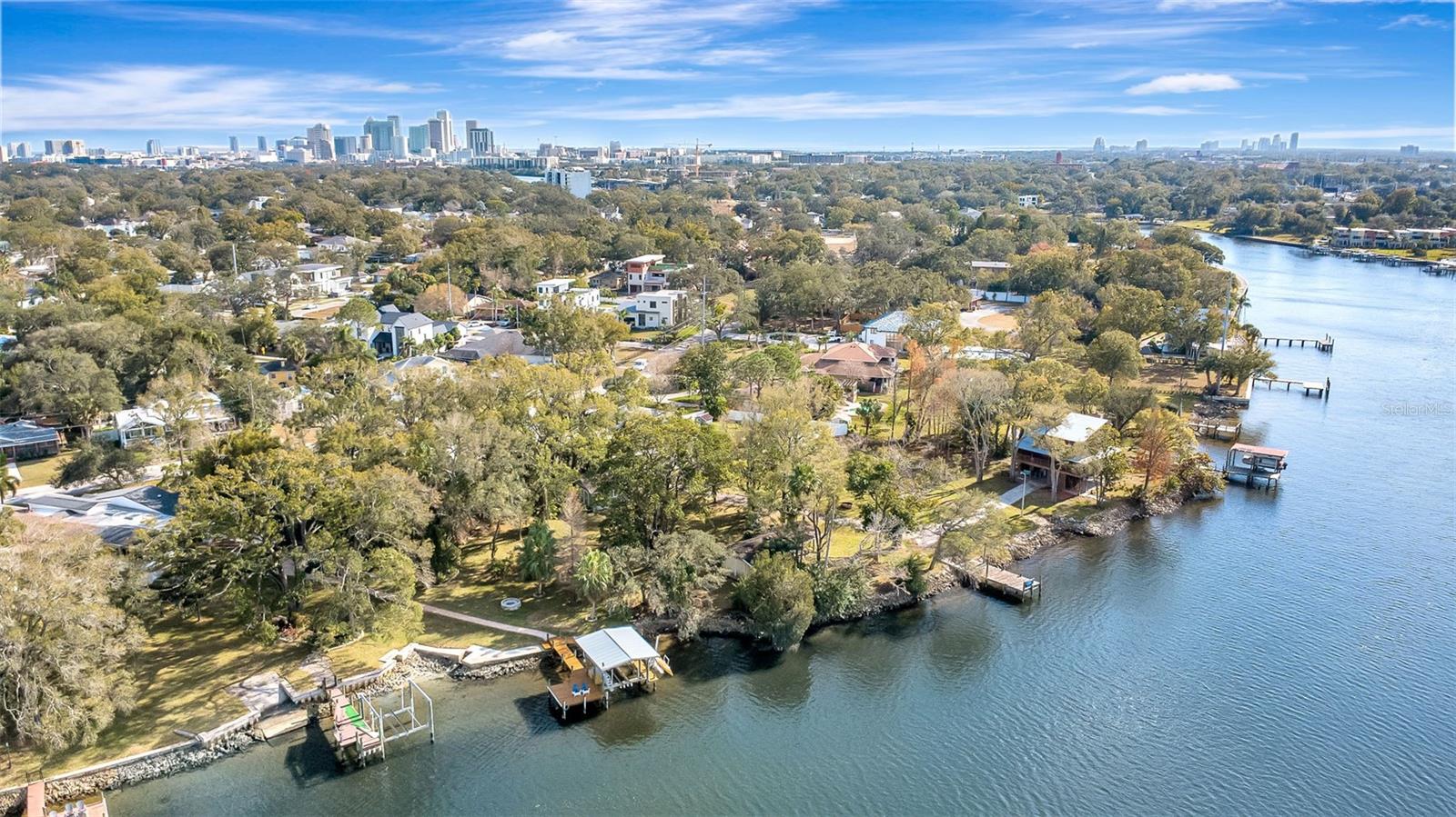 BUFFALO HEIGHTS - Land