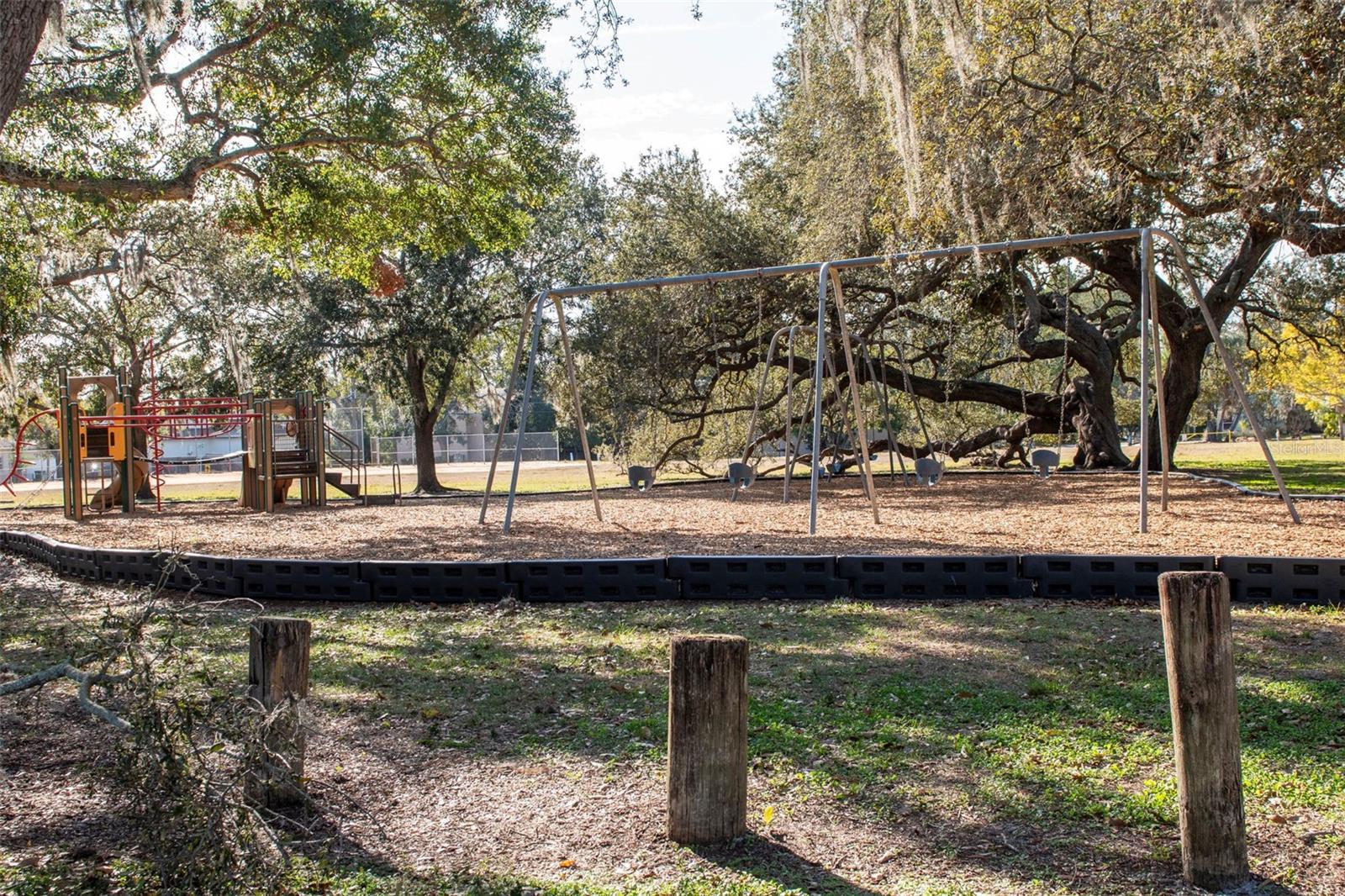 BUFFALO HEIGHTS - Land