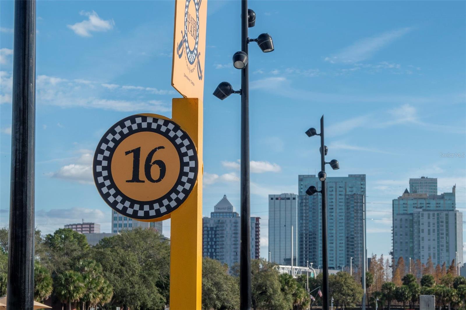 BUFFALO HEIGHTS - Land