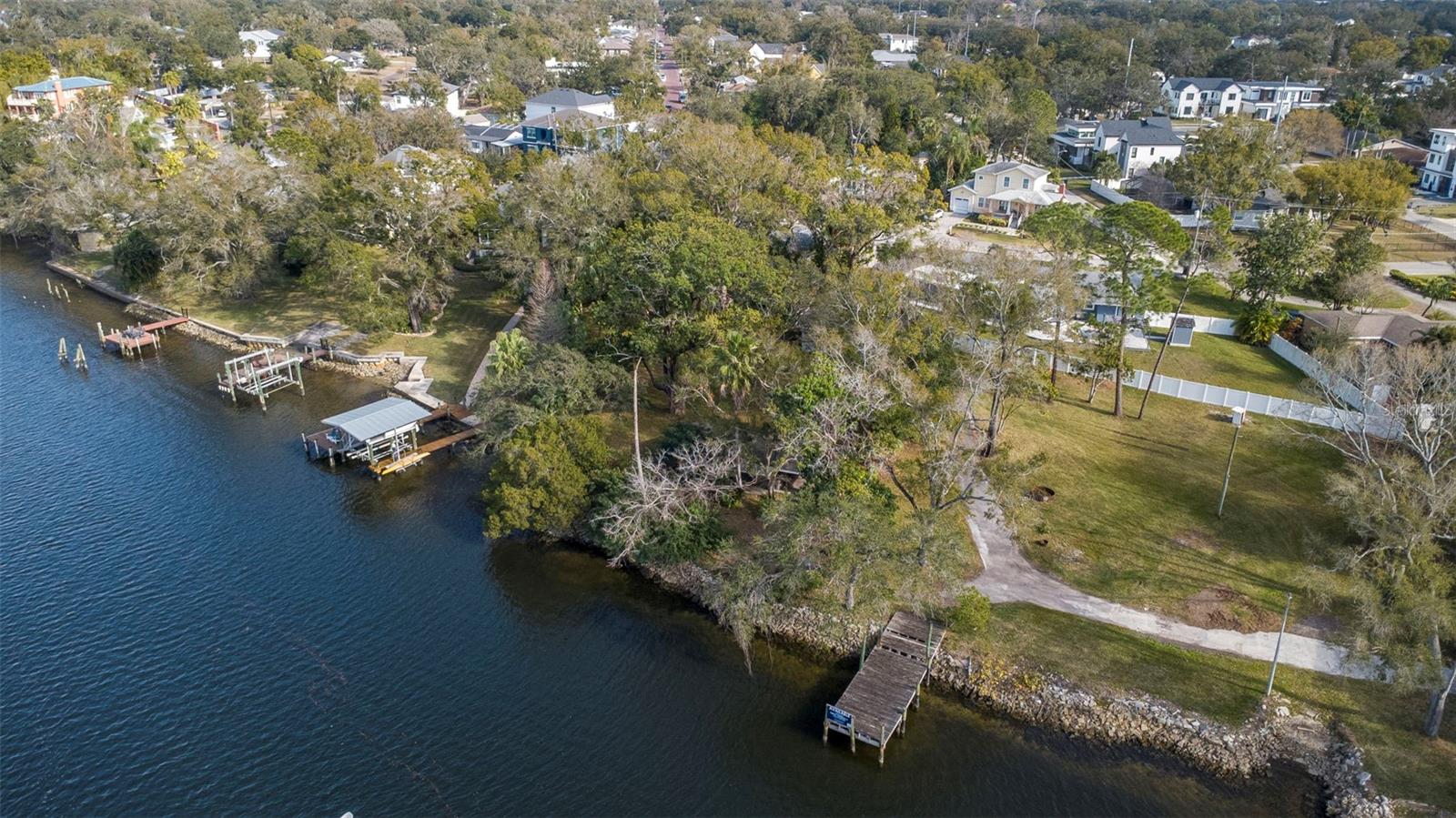 BUFFALO HEIGHTS - Land