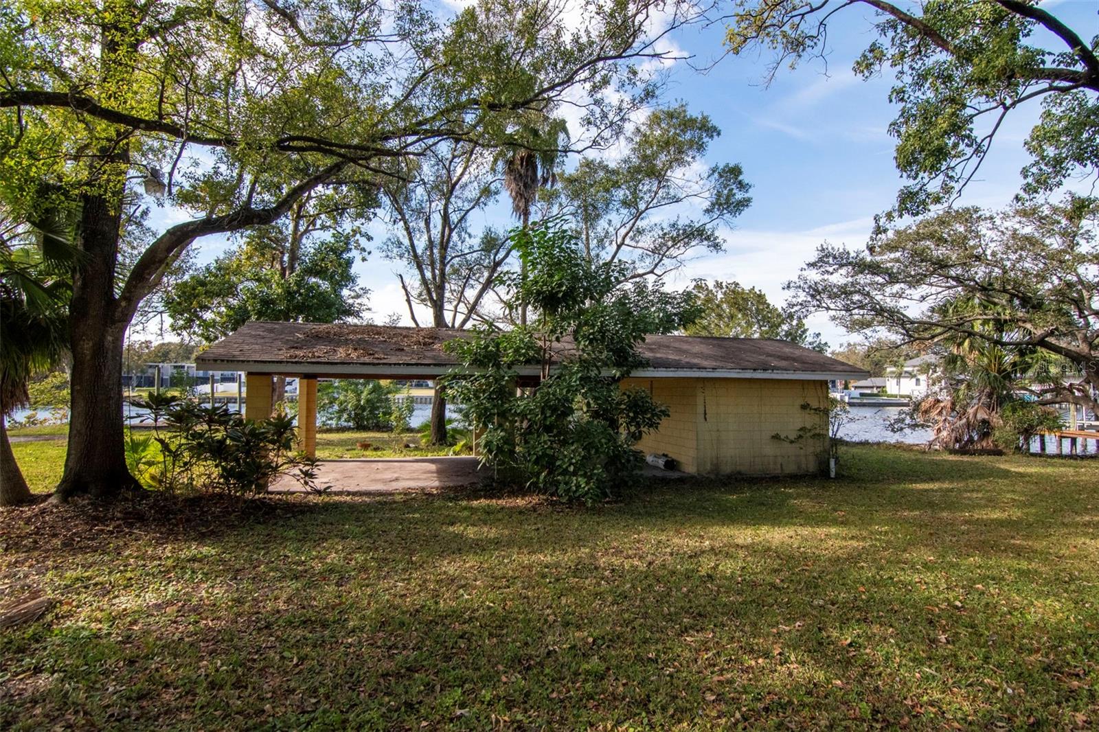 BUFFALO HEIGHTS - Land