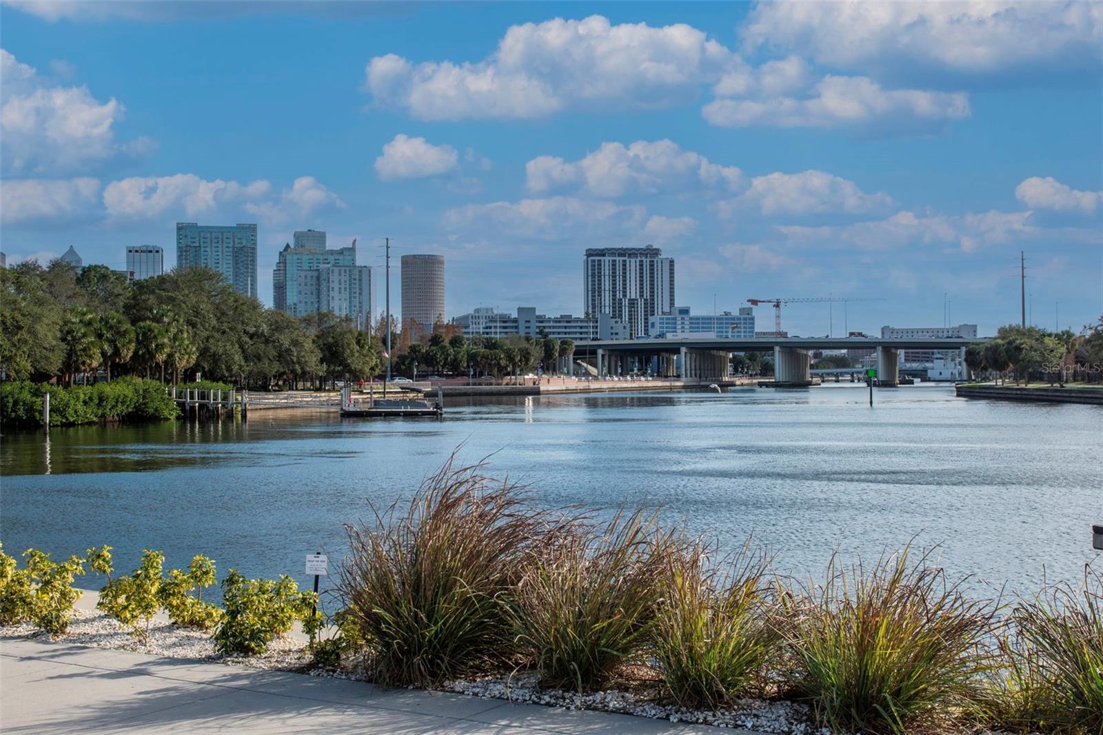 BUFFALO HEIGHTS - Land