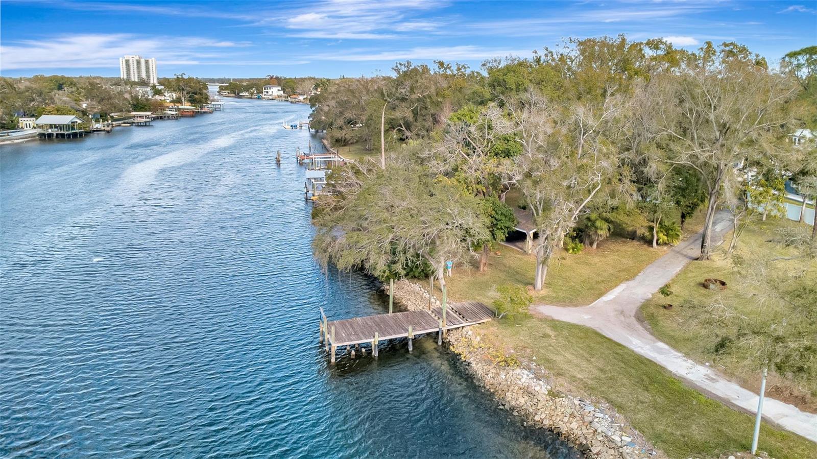 BUFFALO HEIGHTS - Land