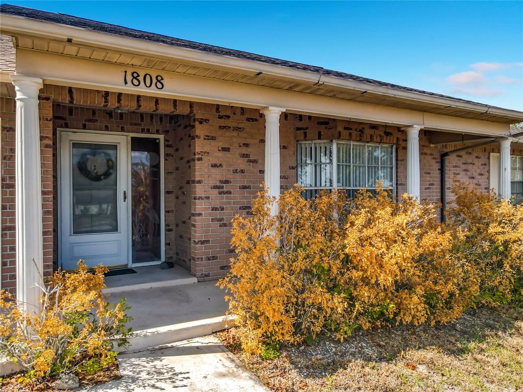 Photo of 1808 Portview Avenue, Deltona, FL 32738 (MLS # TB8481343)