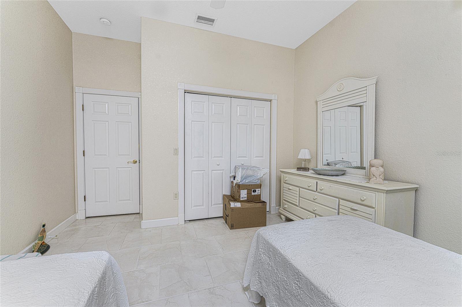 KINGS CROSSING - Residential