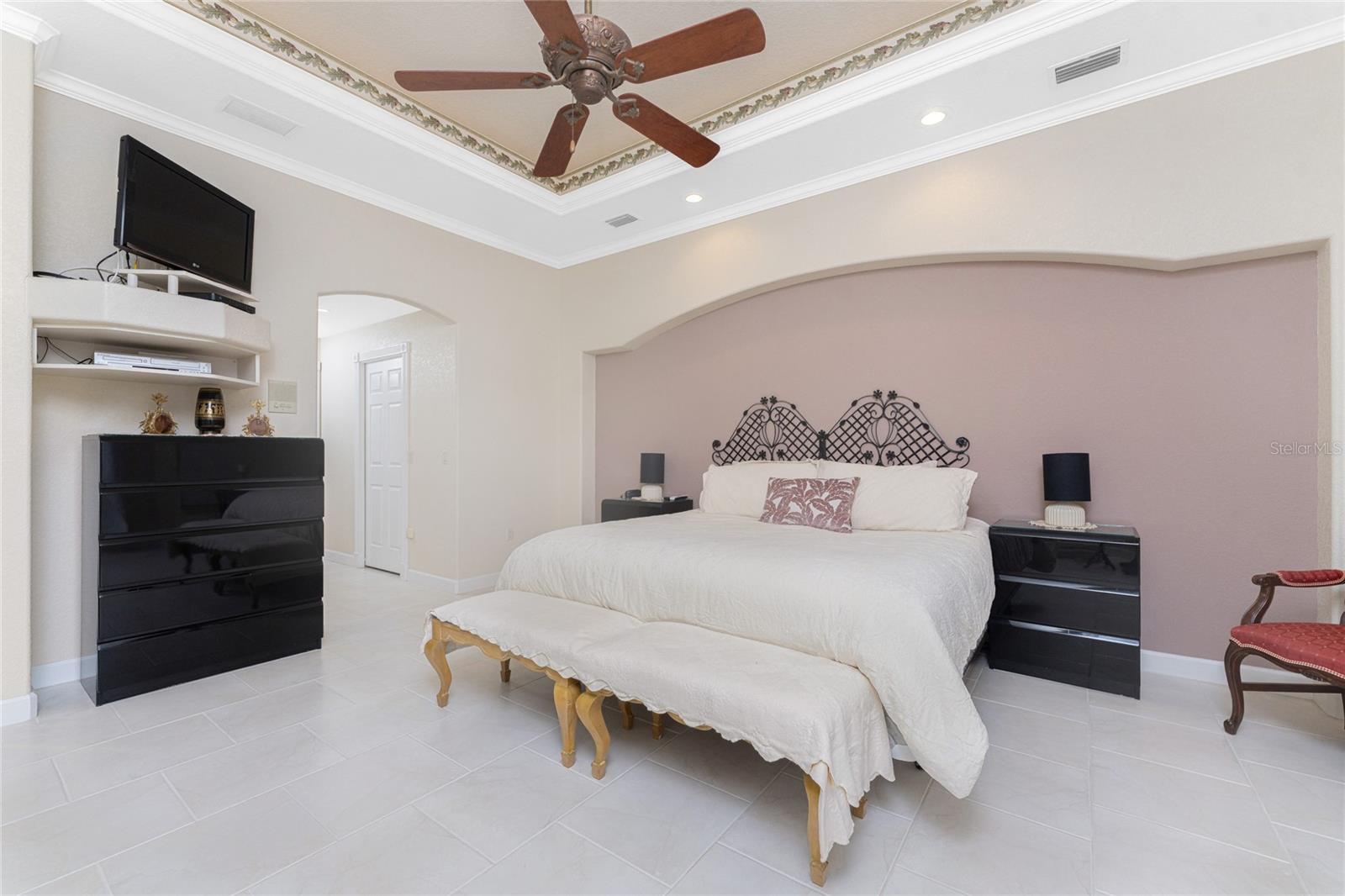 KINGS CROSSING - Residential