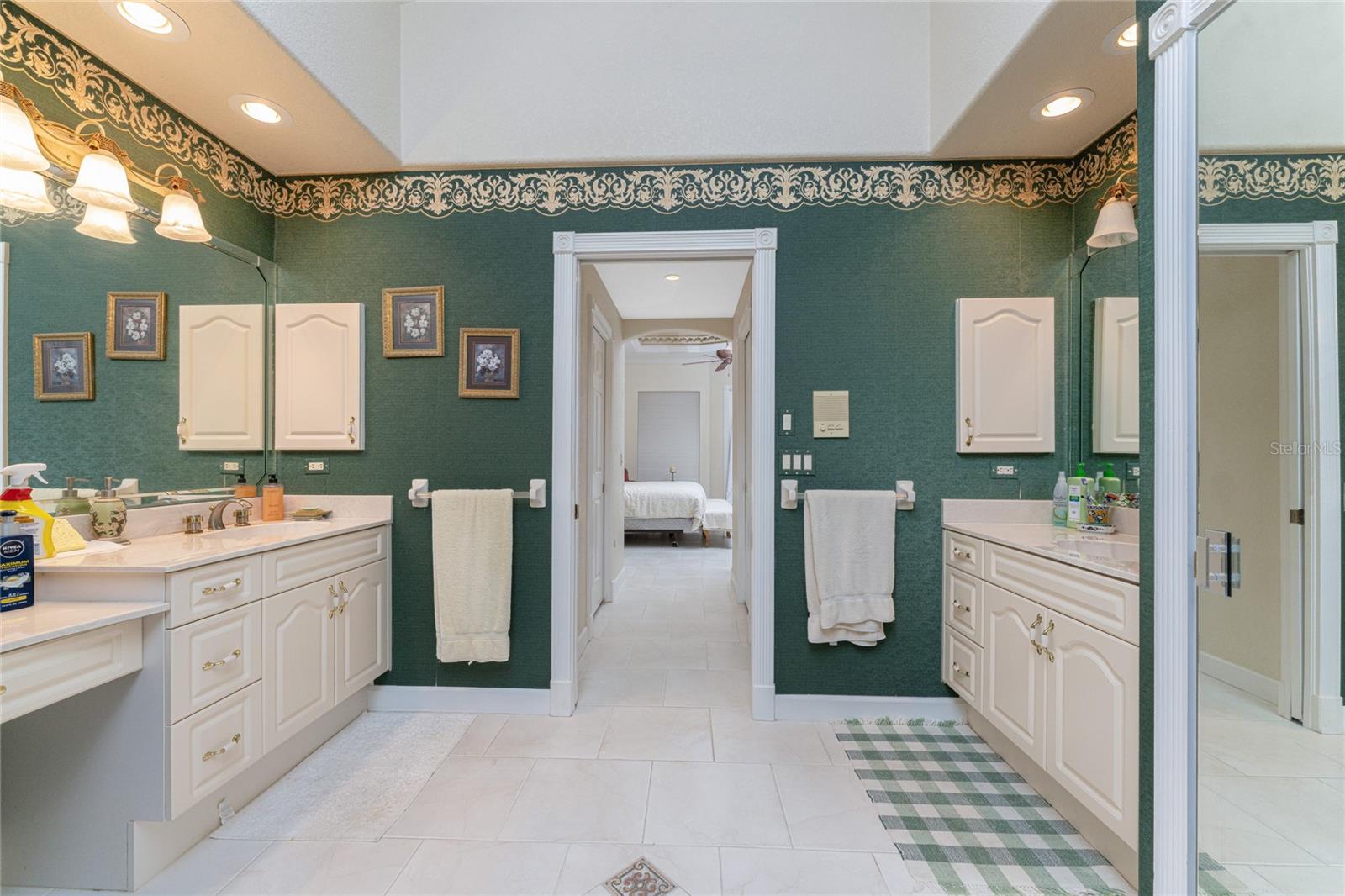 KINGS CROSSING - Residential