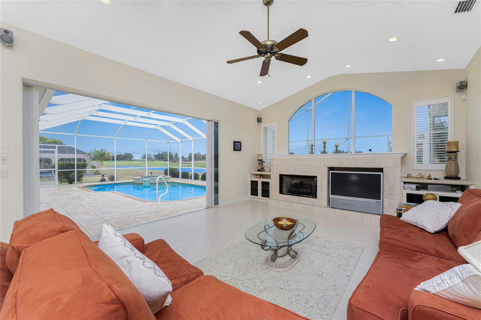 KINGS CROSSING - Residential