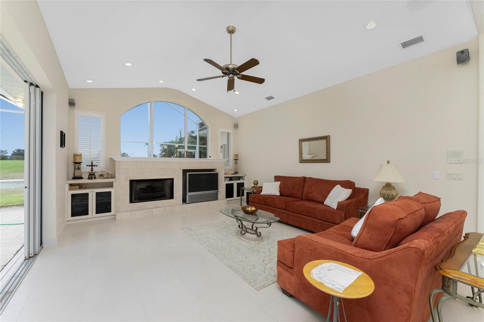 KINGS CROSSING - Residential