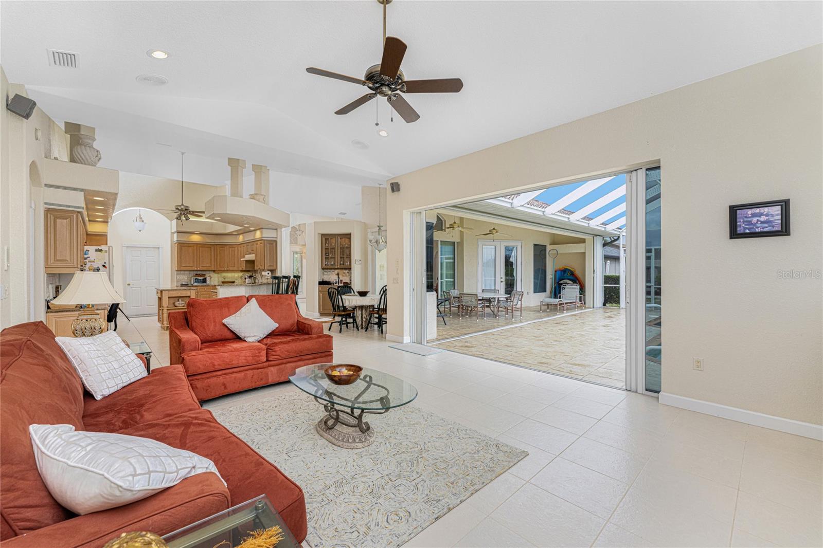 KINGS CROSSING - Residential