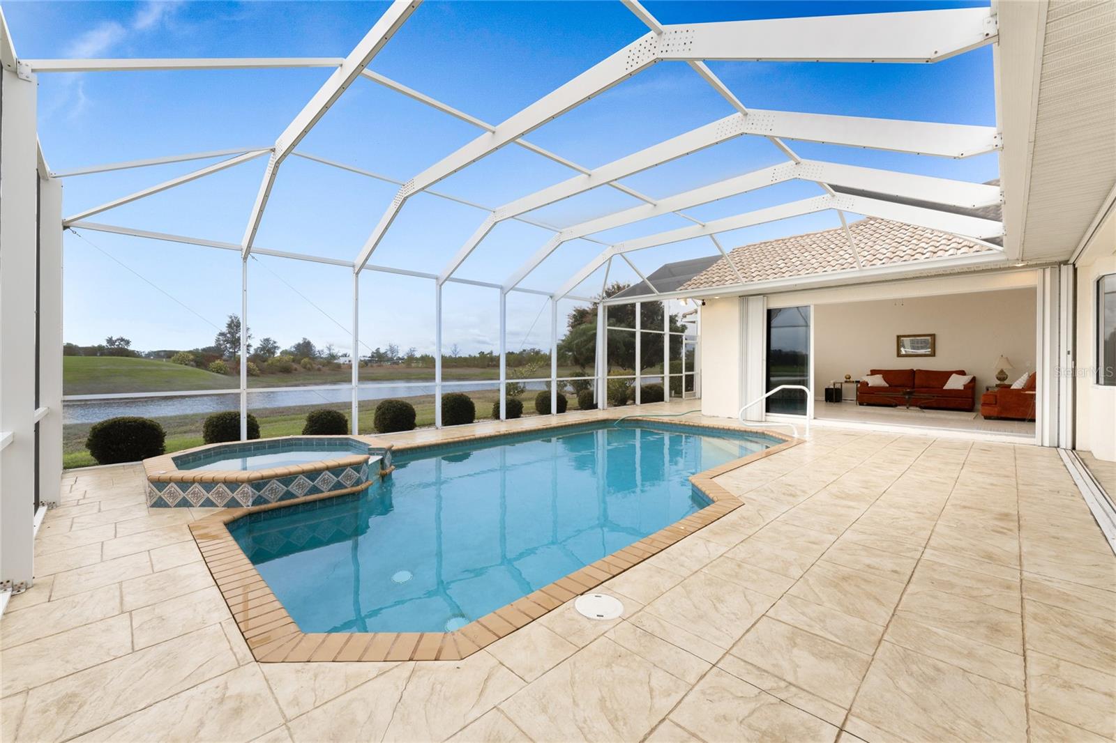 KINGS CROSSING - Residential