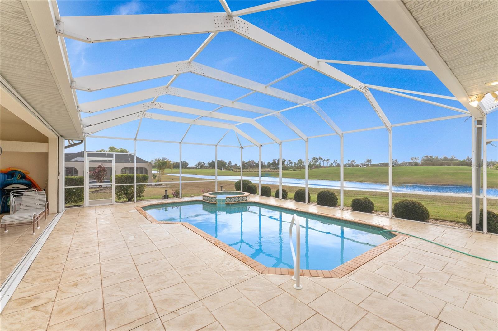 KINGS CROSSING - Residential