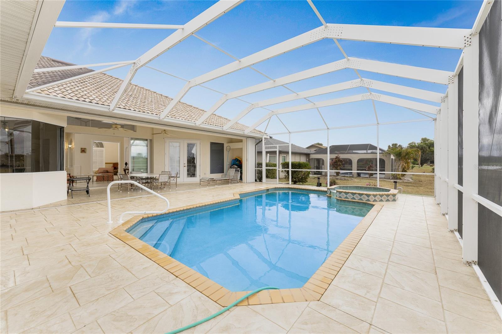 KINGS CROSSING - Residential