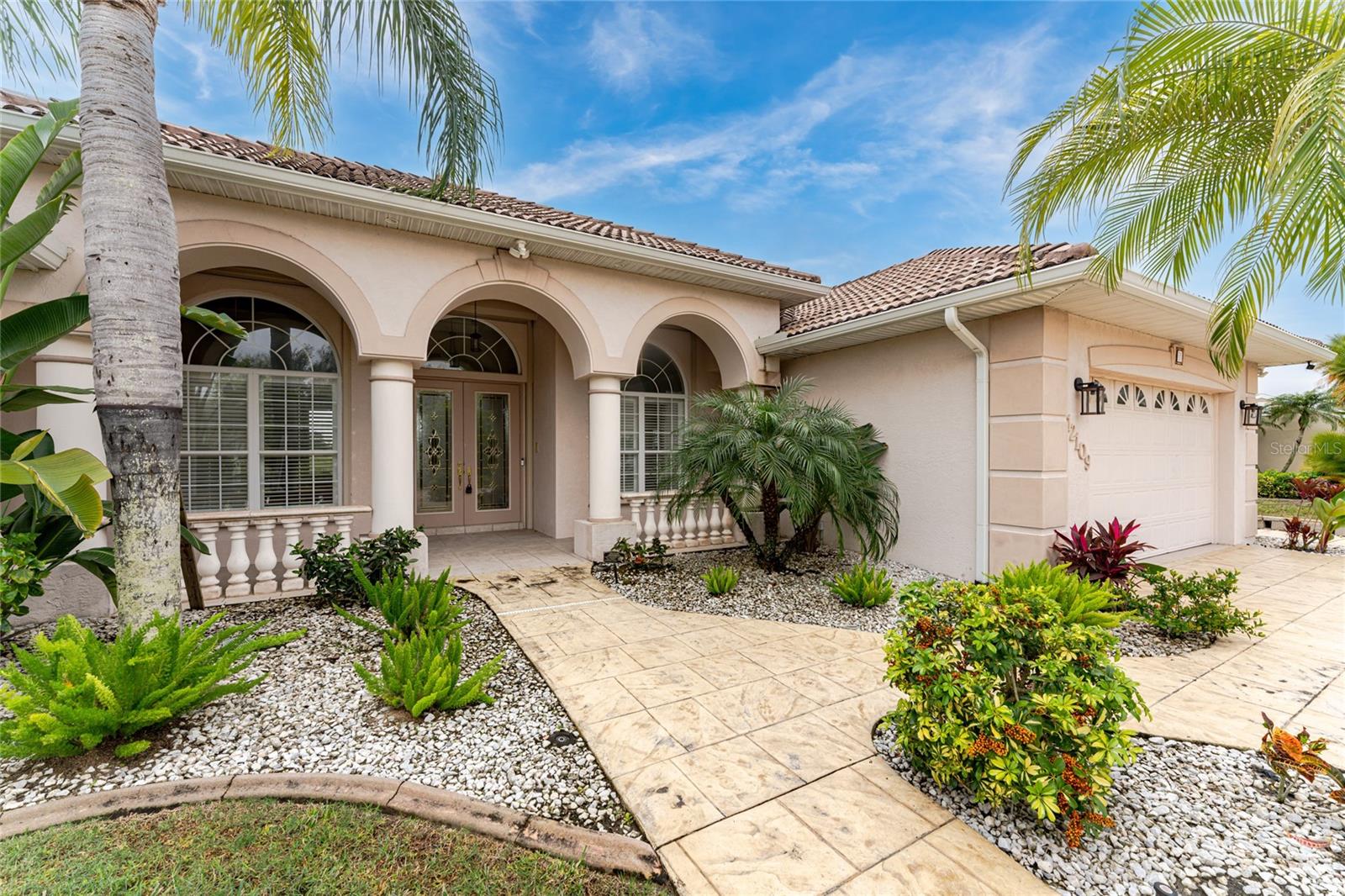 KINGS CROSSING - Residential